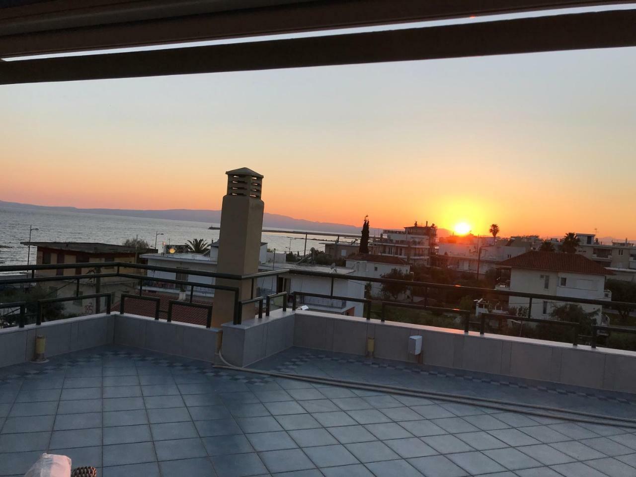 Apartamento Tg Kalamata Beach Studio With Sea View Terrace Exterior foto