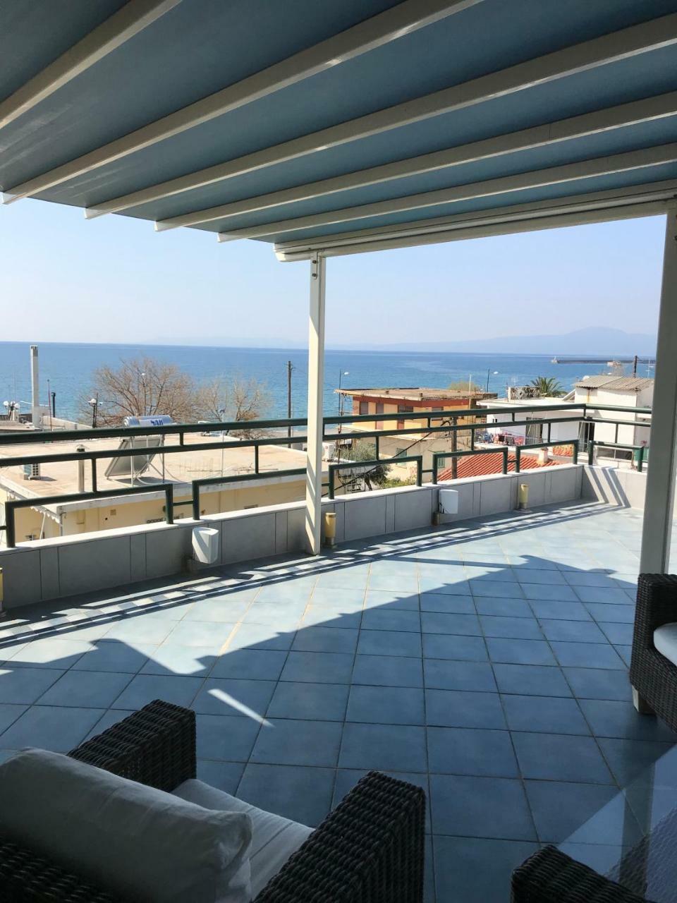 Apartamento Tg Kalamata Beach Studio With Sea View Terrace Exterior foto
