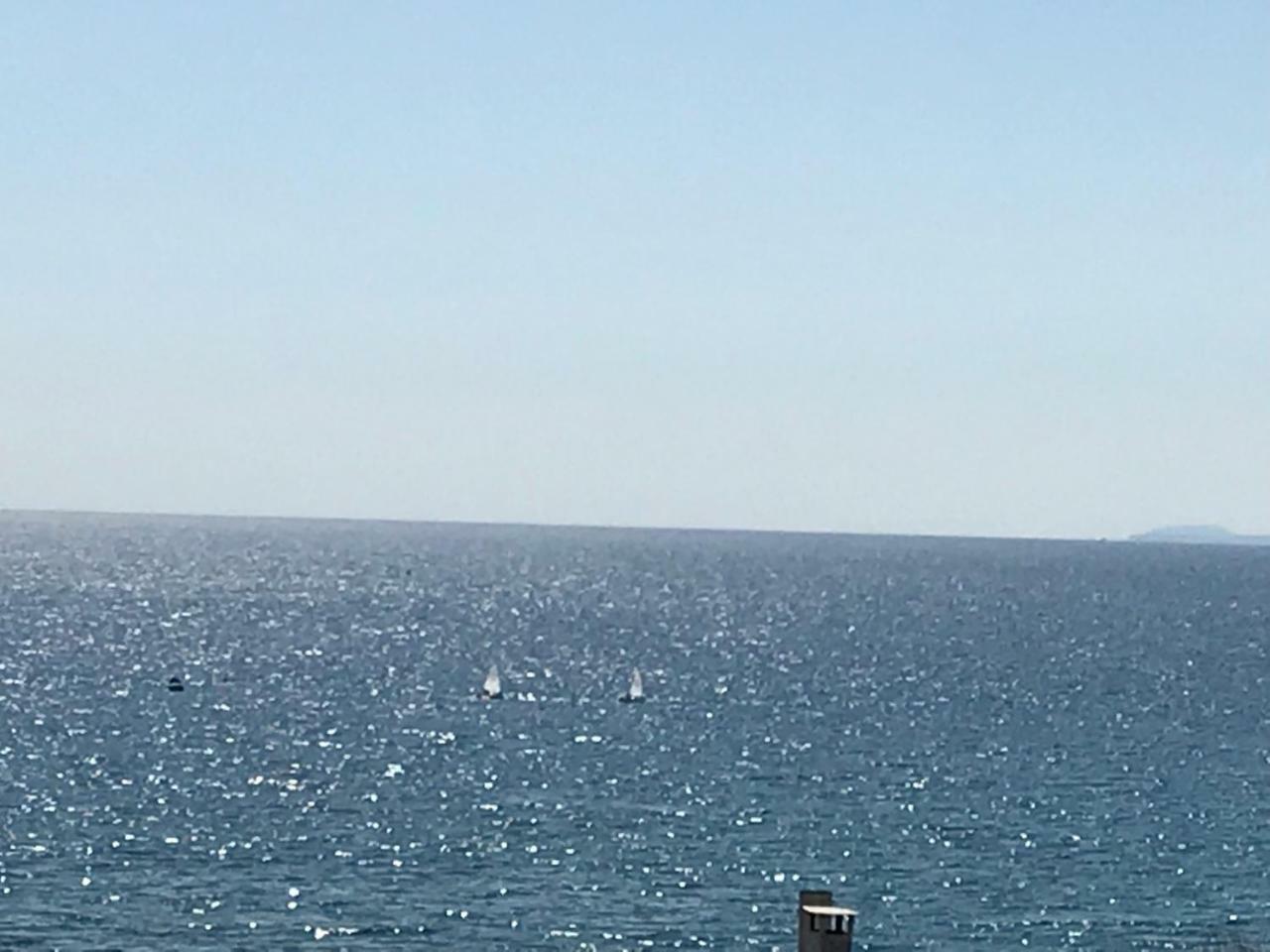 Apartamento Tg Kalamata Beach Studio With Sea View Terrace Exterior foto
