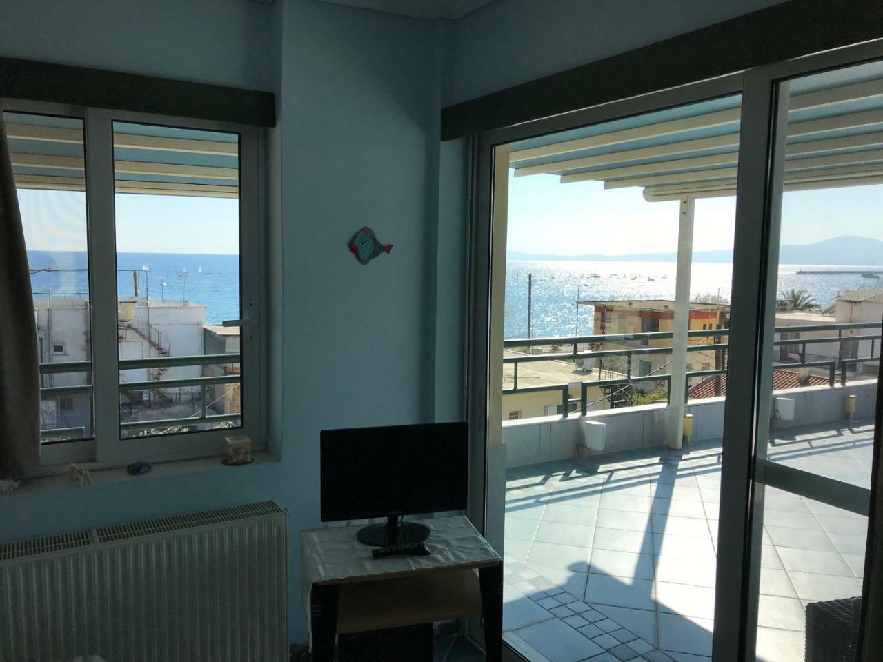 Apartamento Tg Kalamata Beach Studio With Sea View Terrace Exterior foto